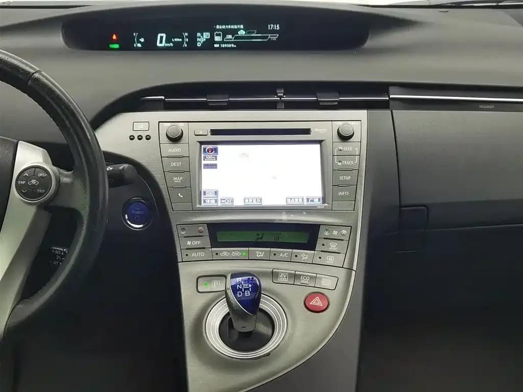 2012 Prius 1.8L Luxury Advanced Edition — миниатюра 12