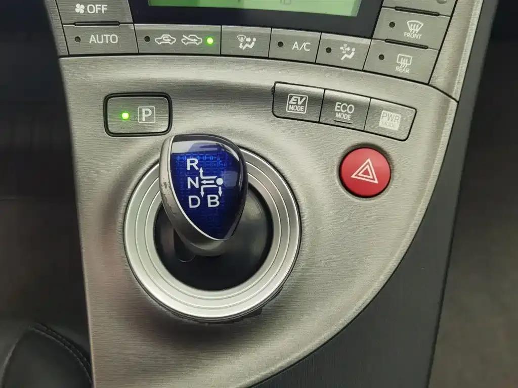 2012 Prius 1.8L Luxury Advanced Edition — миниатюра 13