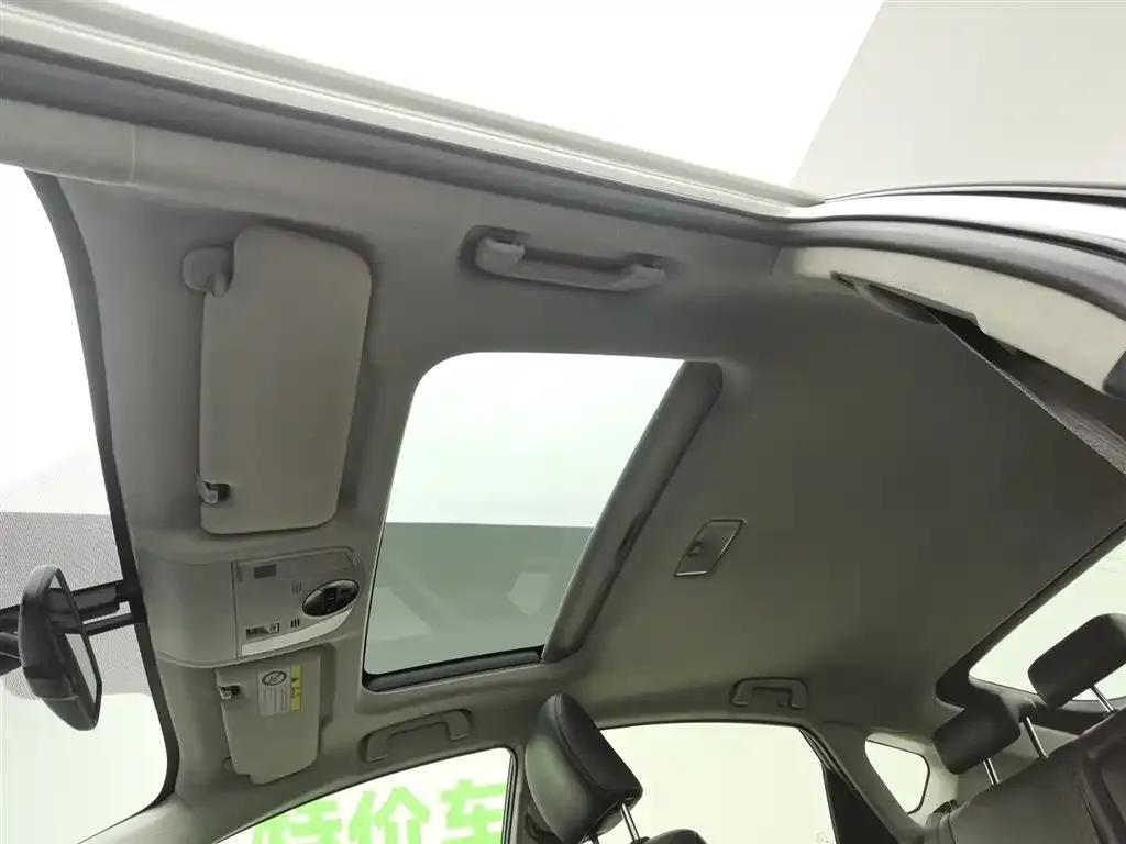 2012 Prius 1.8L Luxury Advanced Edition — миниатюра 14