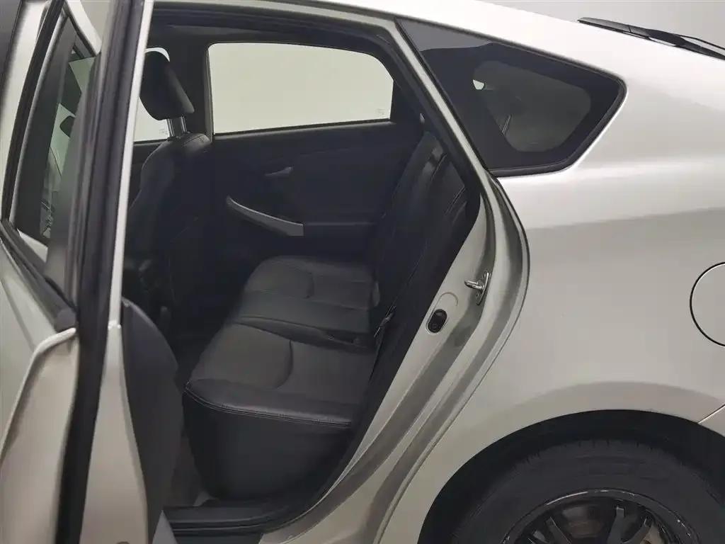 2012 Prius 1.8L Luxury Advanced Edition — миниатюра 15