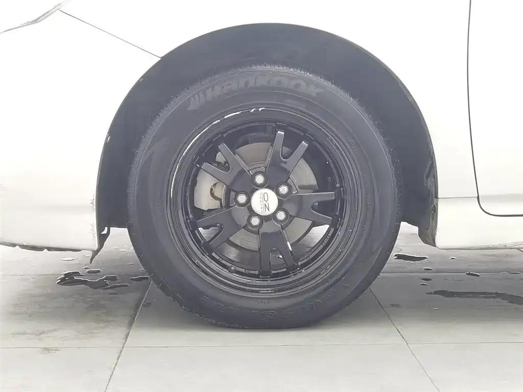 2012 Prius 1.8L Luxury Advanced Edition — миниатюра 17