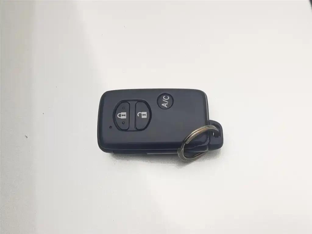 2012 Prius 1.8L Luxury Advanced Edition — миниатюра 19