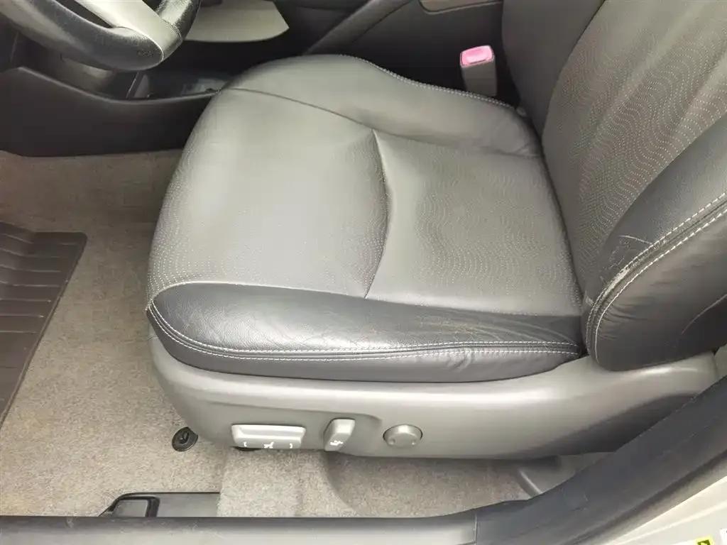 2012 Prius 1.8L Luxury Advanced Edition — миниатюра 20