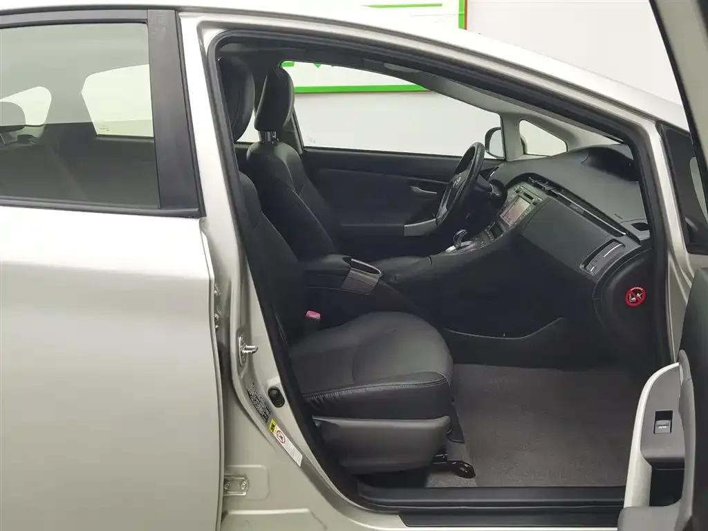 2012 Prius 1.8L Luxury Advanced Edition — миниатюра 23