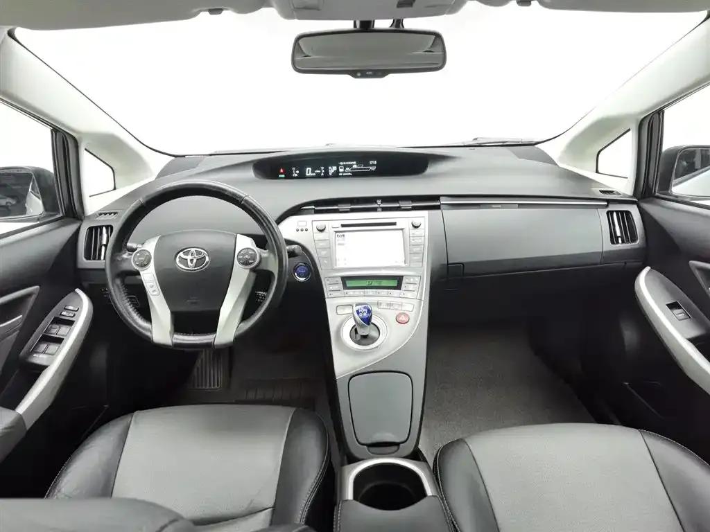 2012 Prius 1.8L Luxury Advanced Edition — миниатюра 5
