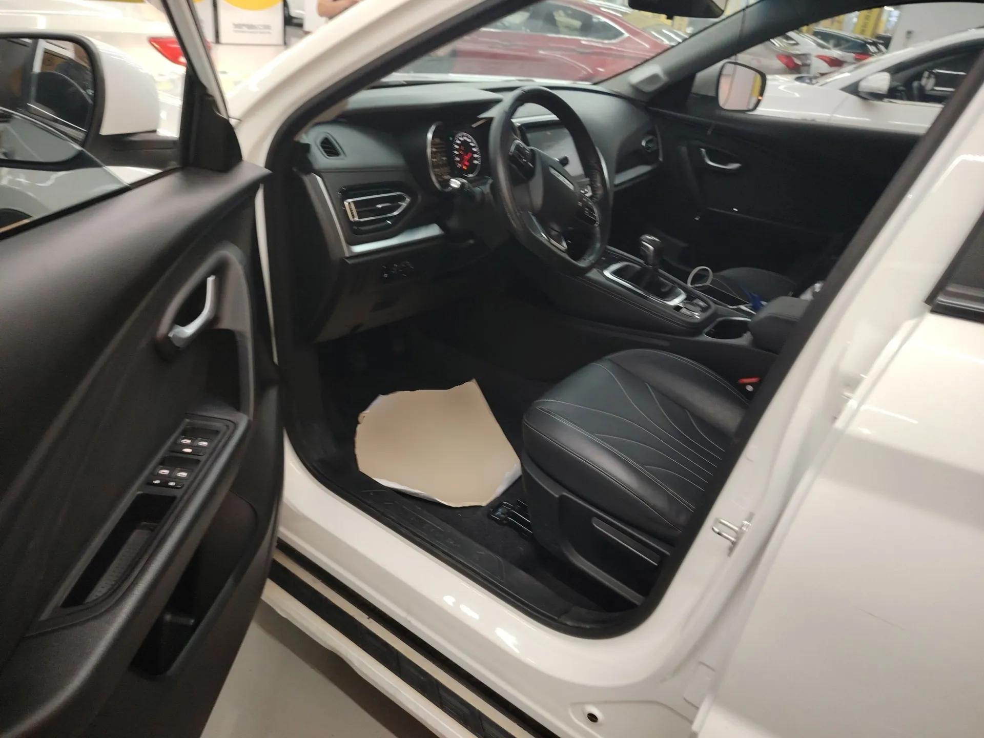 JETOUR X70M 2020 Revised 1.5T Manual Travel Companion Version 5 Seats — миниатюра 19