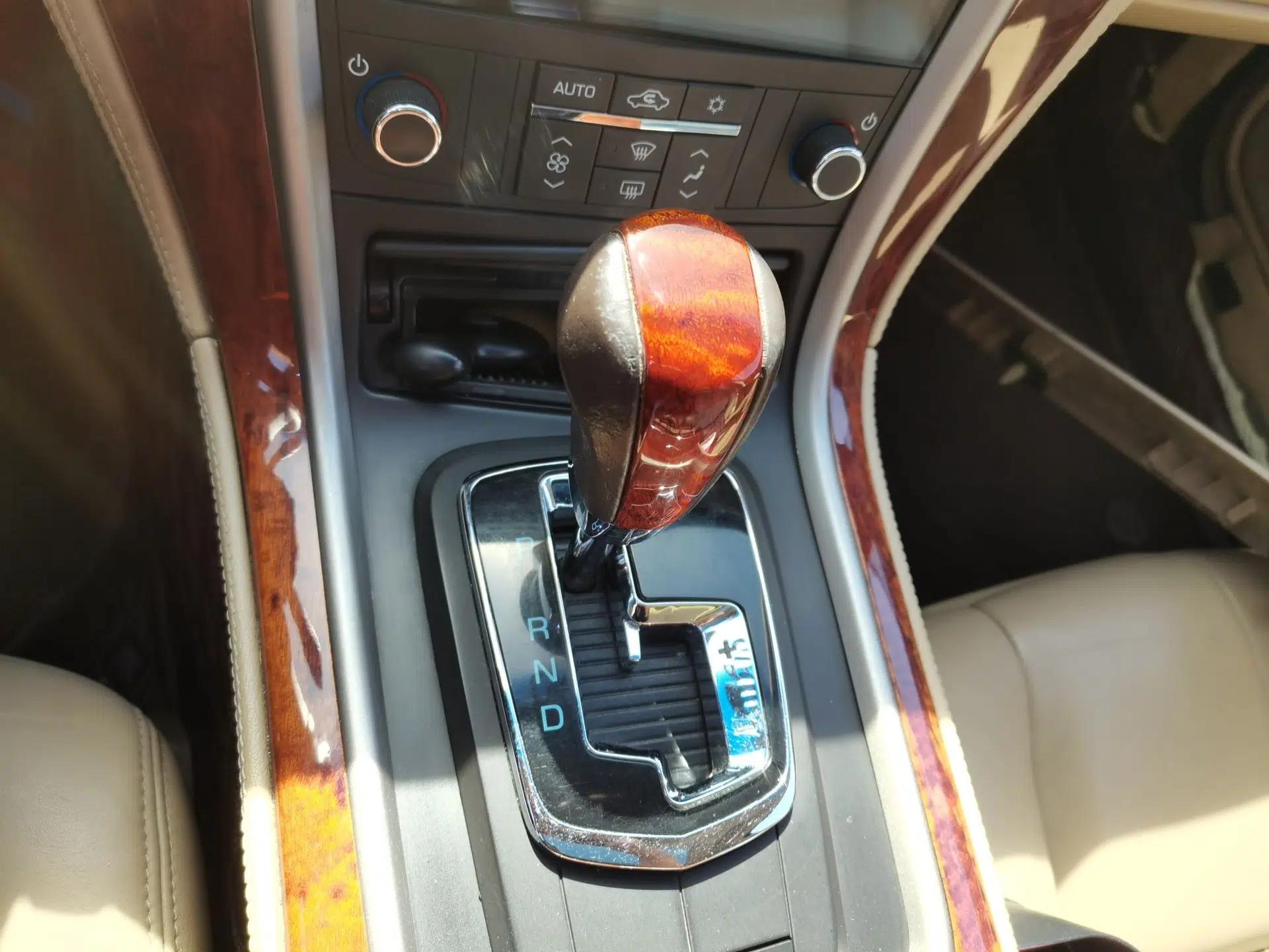 Cadillac SLS Seville 2011 2.0T Luxury Edition — миниатюра 15