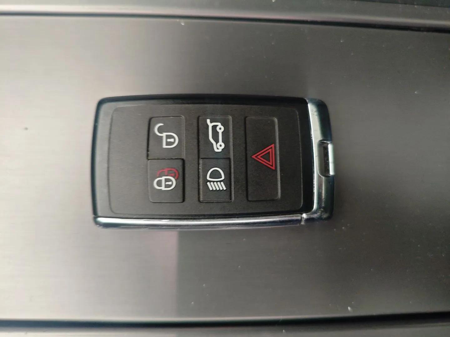 Land Rover Range SportNew Energy 2022 P400e SE — миниатюра 22