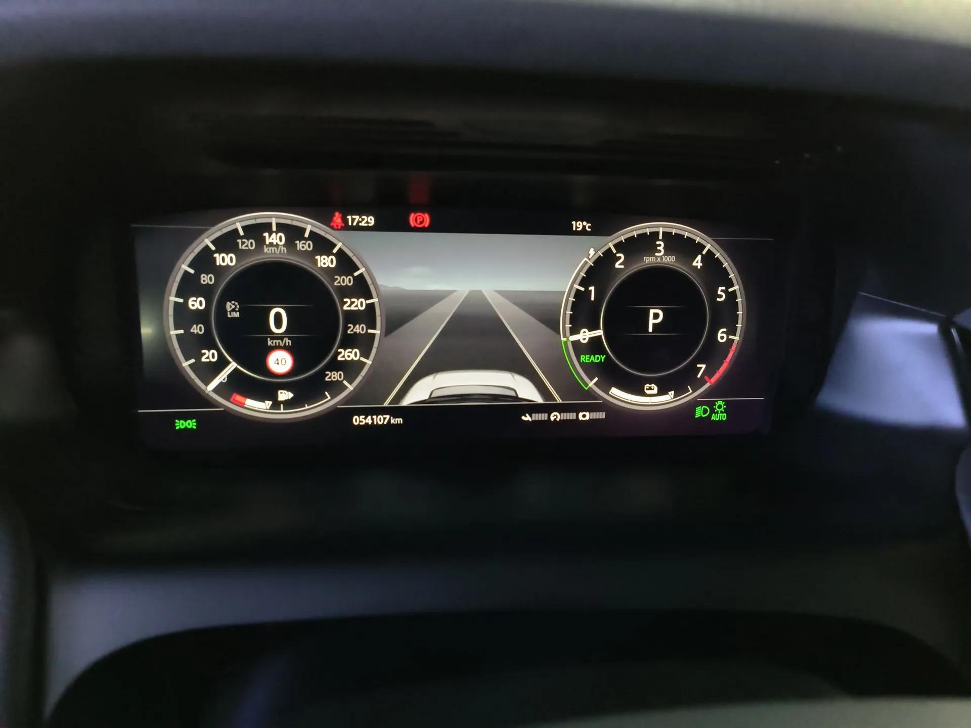 Land Rover Discovery Sport New Energy 2021 P300e Performance Tech Edition — миниатюра 15