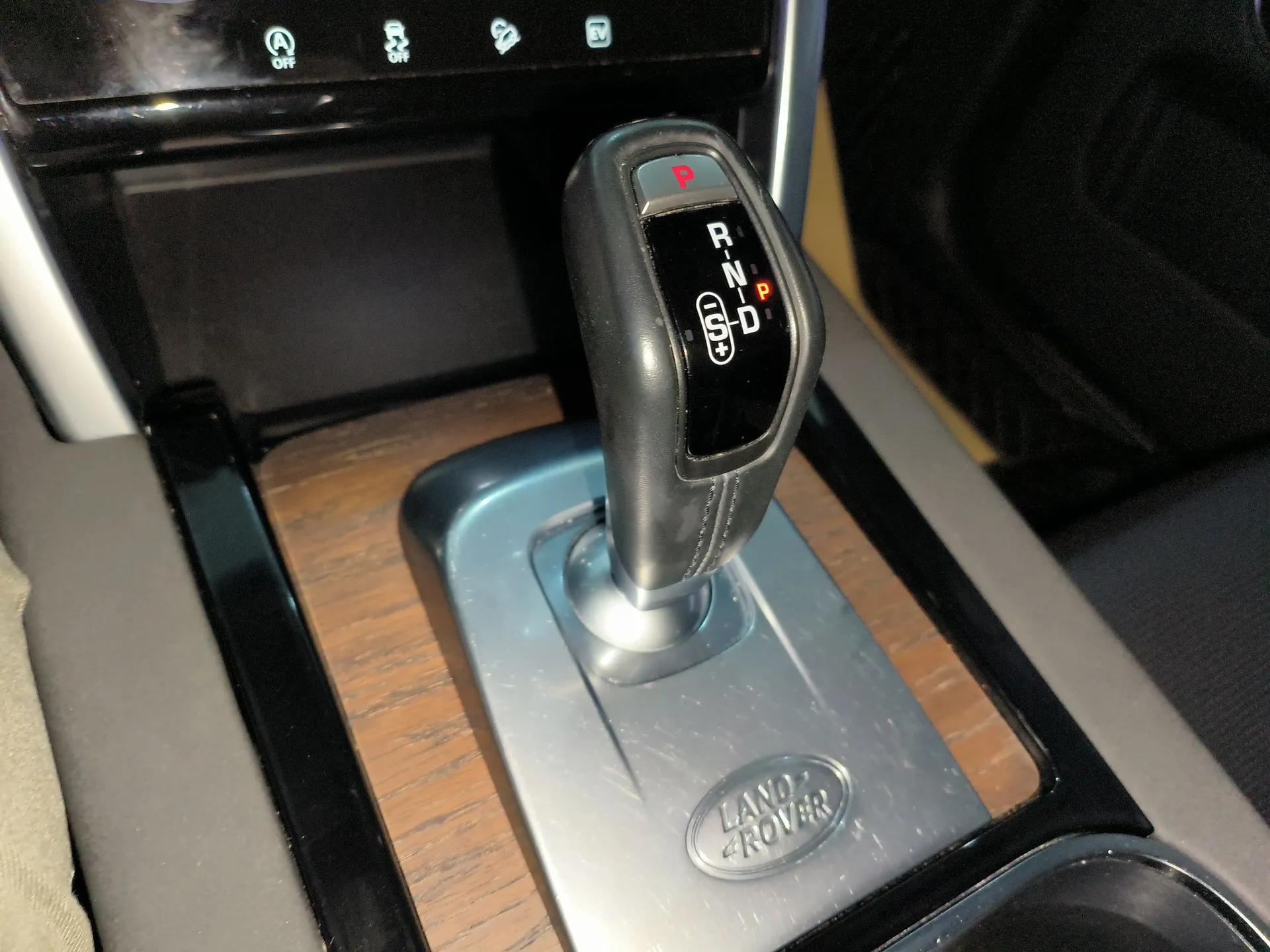 Land Rover Discovery Sport New Energy 2021 P300e Performance Tech Edition — миниатюра 17