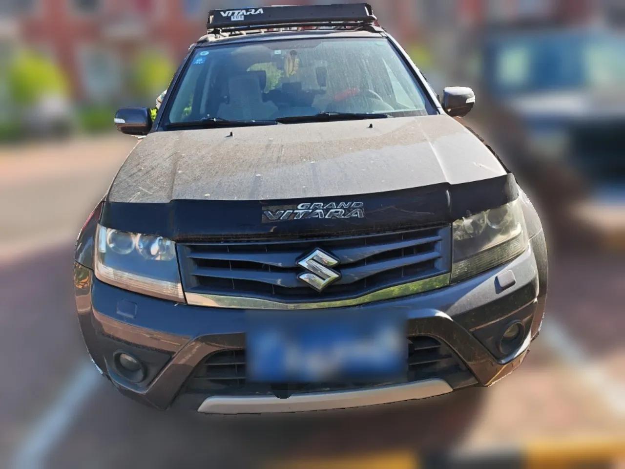 Suzuki Grand Vitara 2012 2.4L MT Luxury Navigation 5-Door Version — миниатюра 2