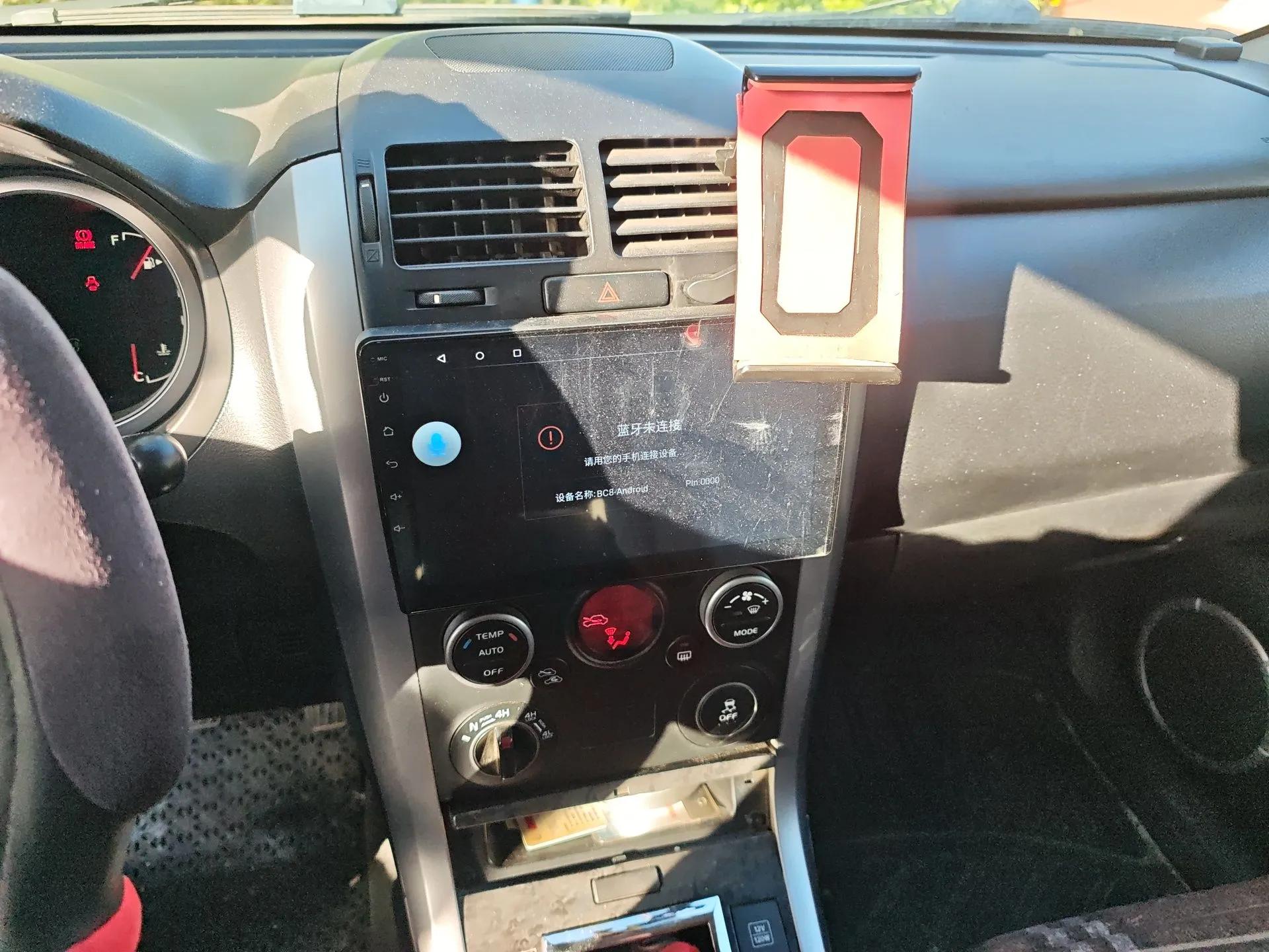 Suzuki Grand Vitara 2012 2.4L MT Luxury Navigation 5-Door Version — миниатюра 14