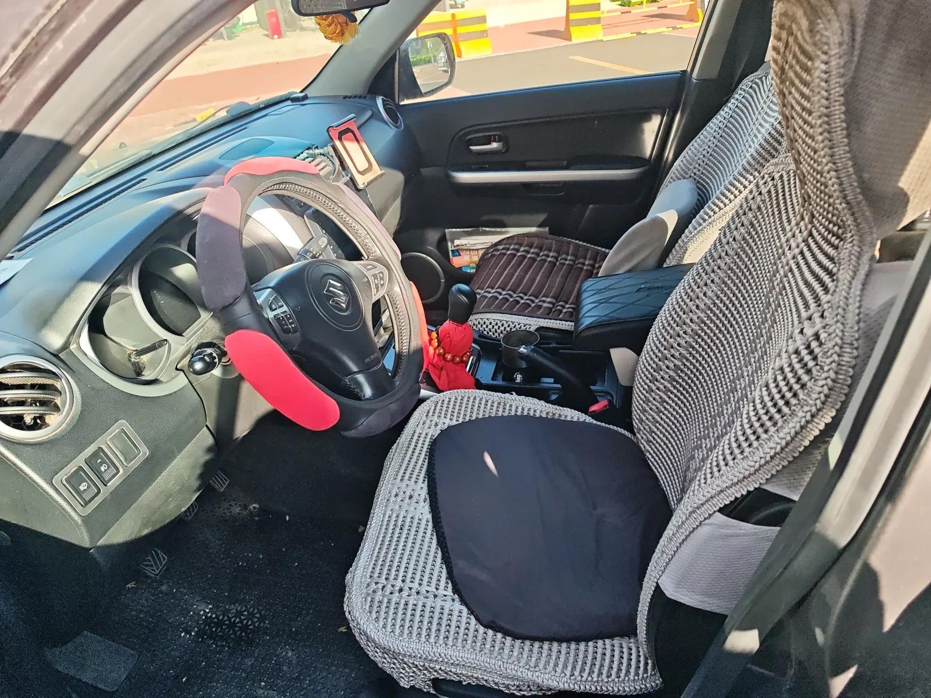 Suzuki Grand Vitara 2012 2.4L MT Luxury Navigation 5-Door Version — миниатюра 16