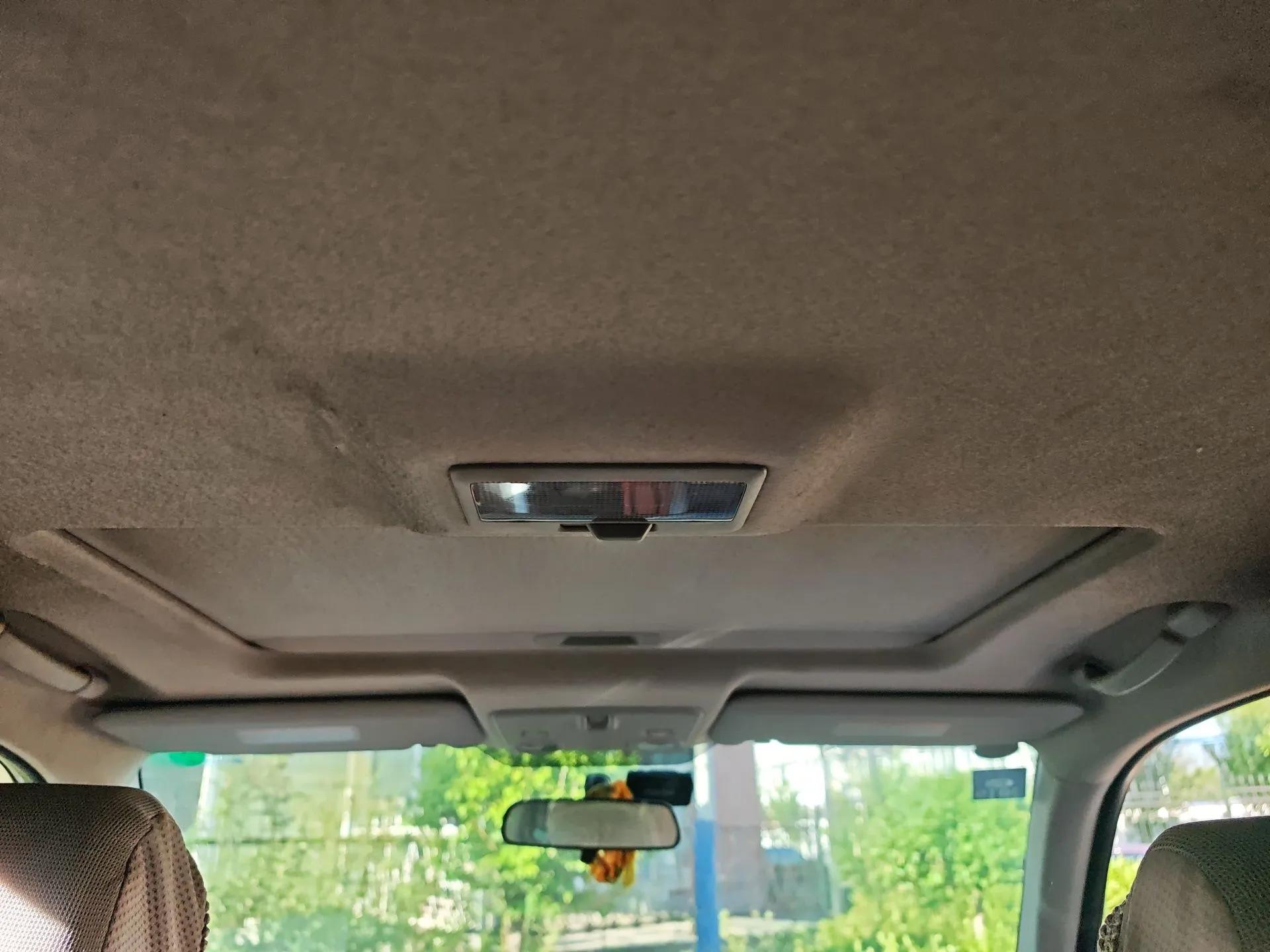 Suzuki Grand Vitara 2012 2.4L MT Luxury Navigation 5-Door Version — миниатюра 19