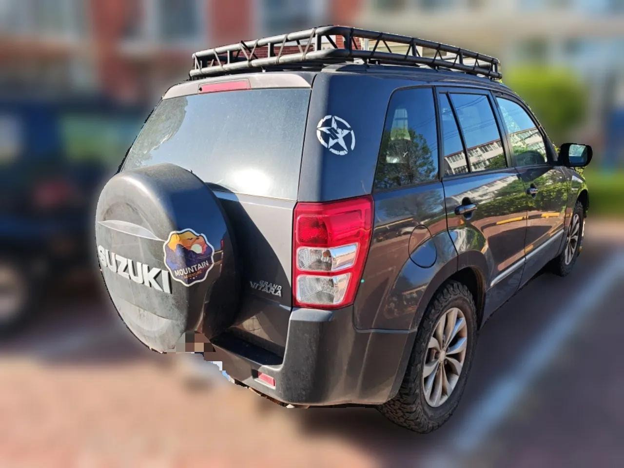 Suzuki Grand Vitara 2012 2.4L MT Luxury Navigation 5-Door Version — миниатюра 6
