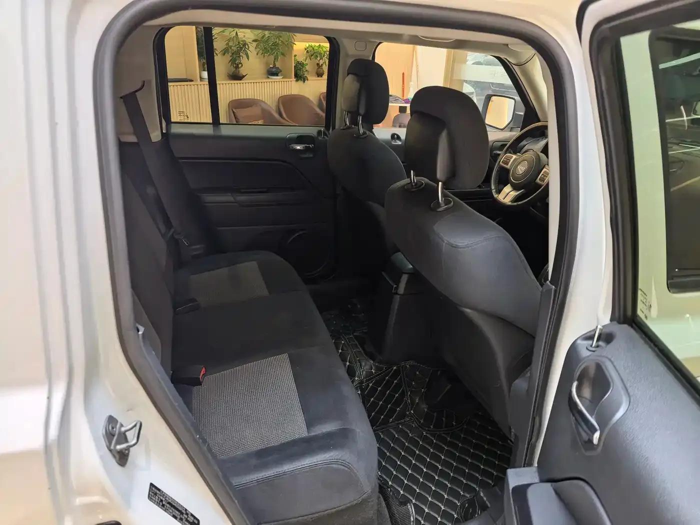 2014 Jeep Compass 2.4L Sport Edition — миниатюра 14