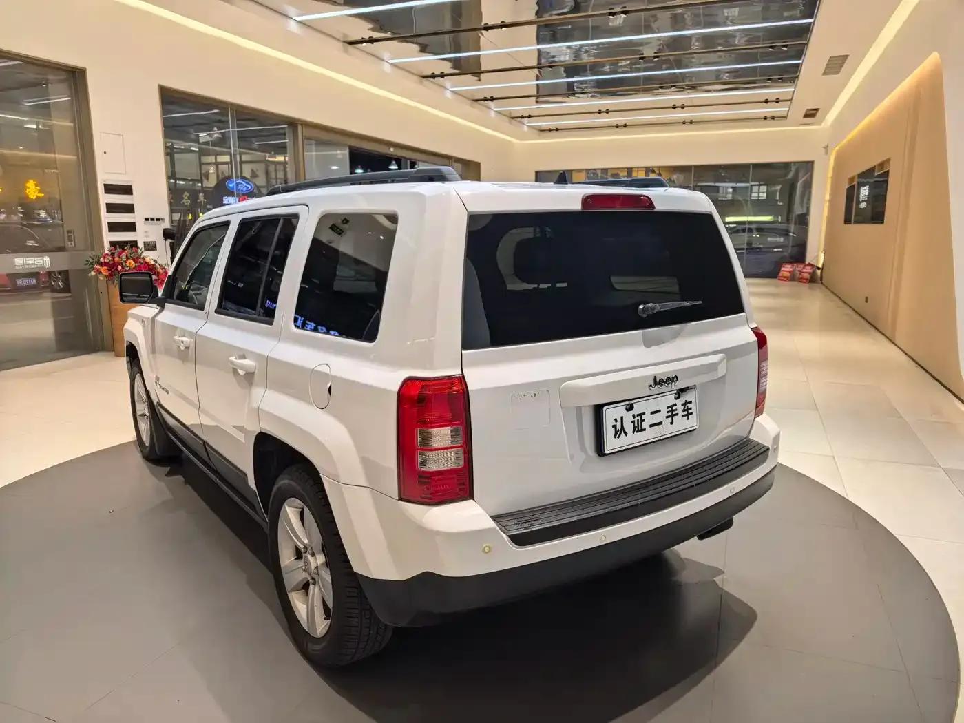 2014 Jeep Compass 2.4L Sport Edition — миниатюра 4