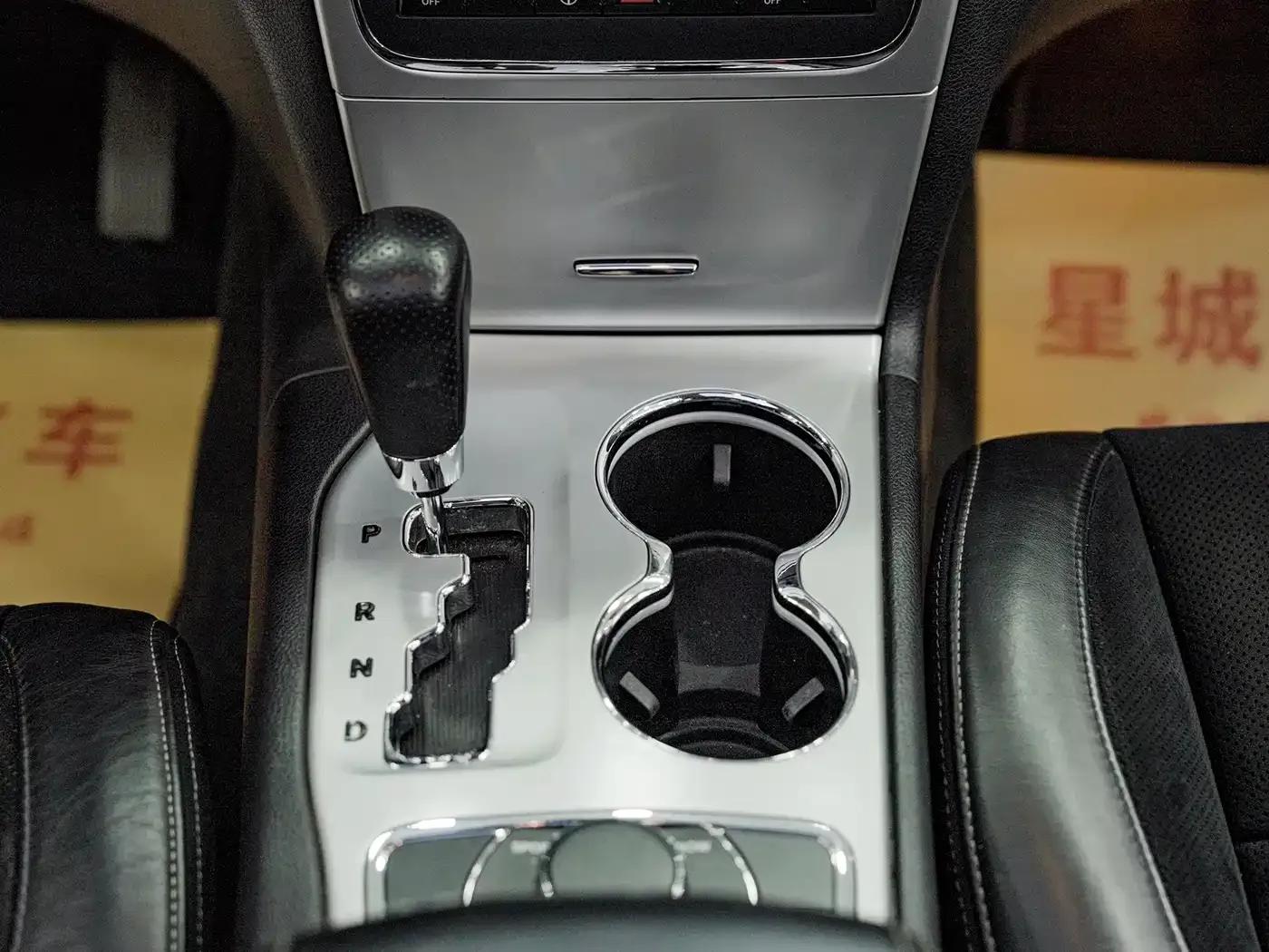 2012 Jeep Grand Cherokee SRT 6.4L SRT8 — миниатюра 11