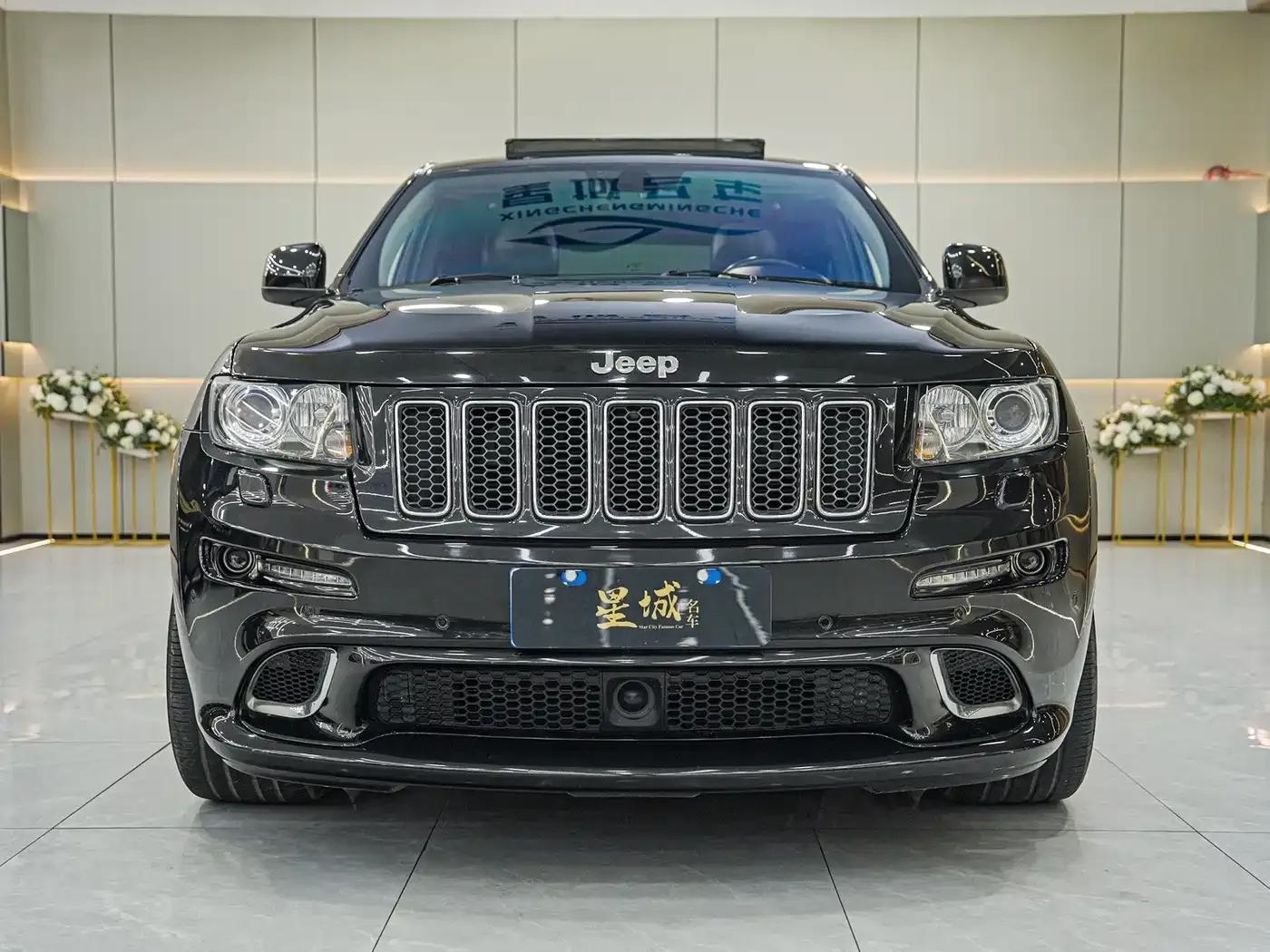 2012 Jeep Grand Cherokee SRT 6.4L SRT8 — миниатюра 3