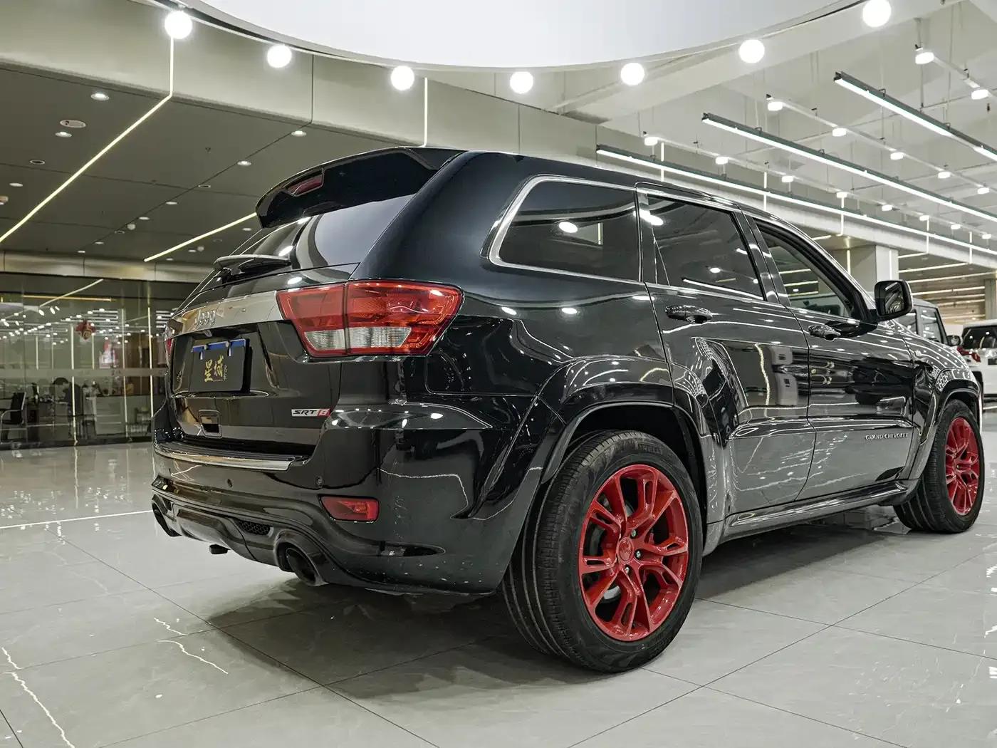2012 Jeep Grand Cherokee SRT 6.4L SRT8 — миниатюра 25