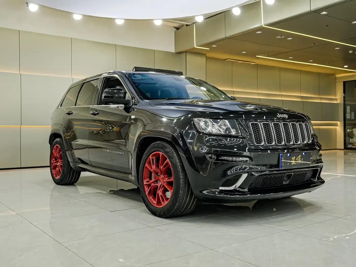2012 Jeep Grand Cherokee SRT 6.4L SRT8 — миниатюра 27