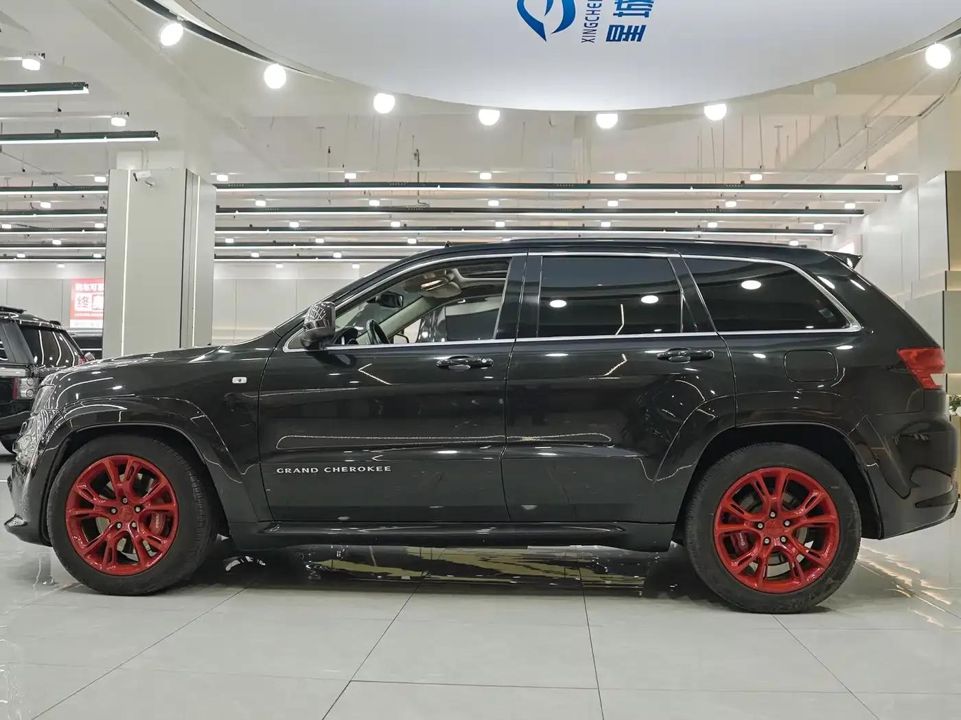2012 Jeep Grand Cherokee SRT 6.4L SRT8 — миниатюра 4