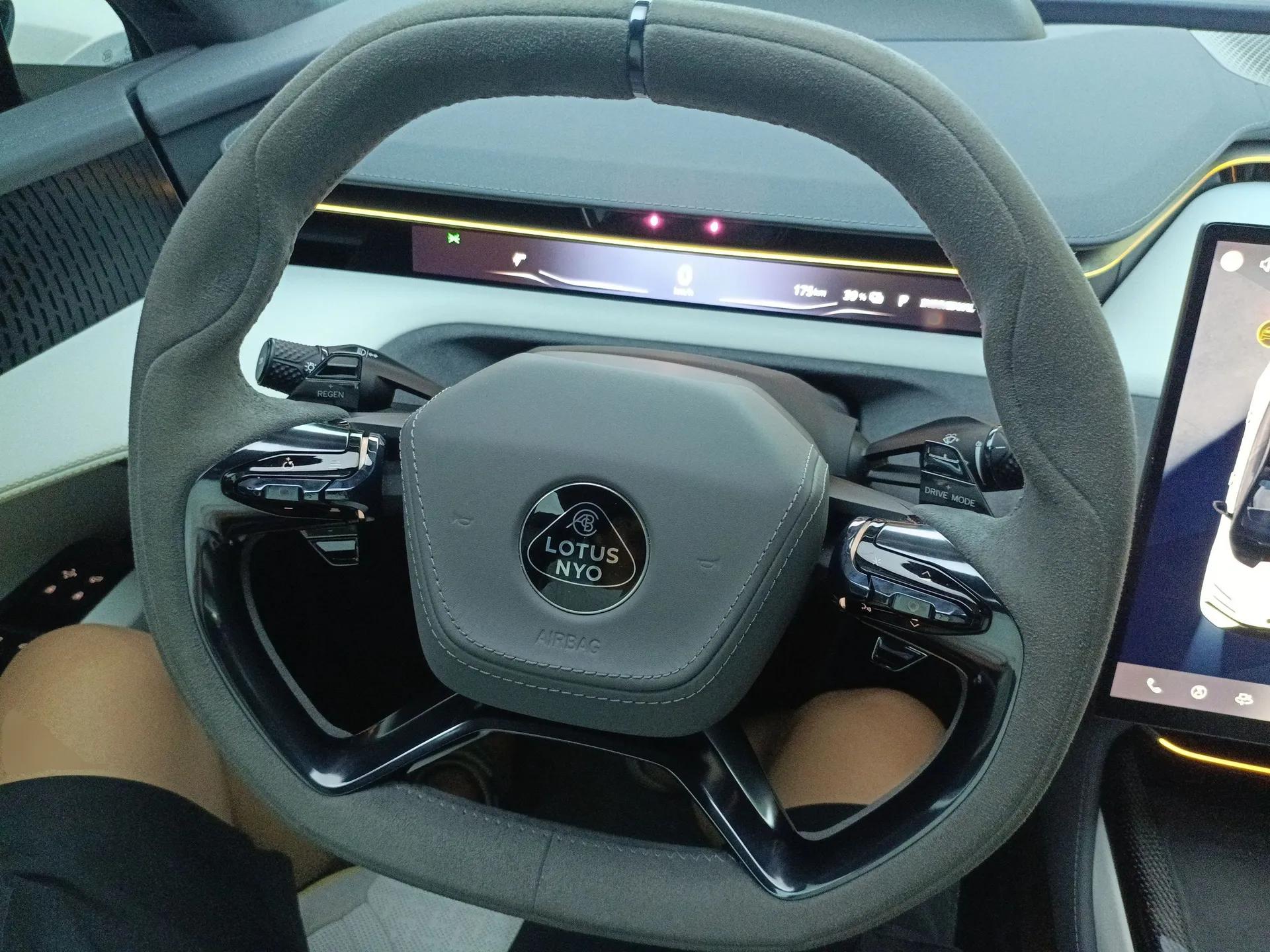 Lotus EMEYA 2024 EMEYA L+ — миниатюра 13