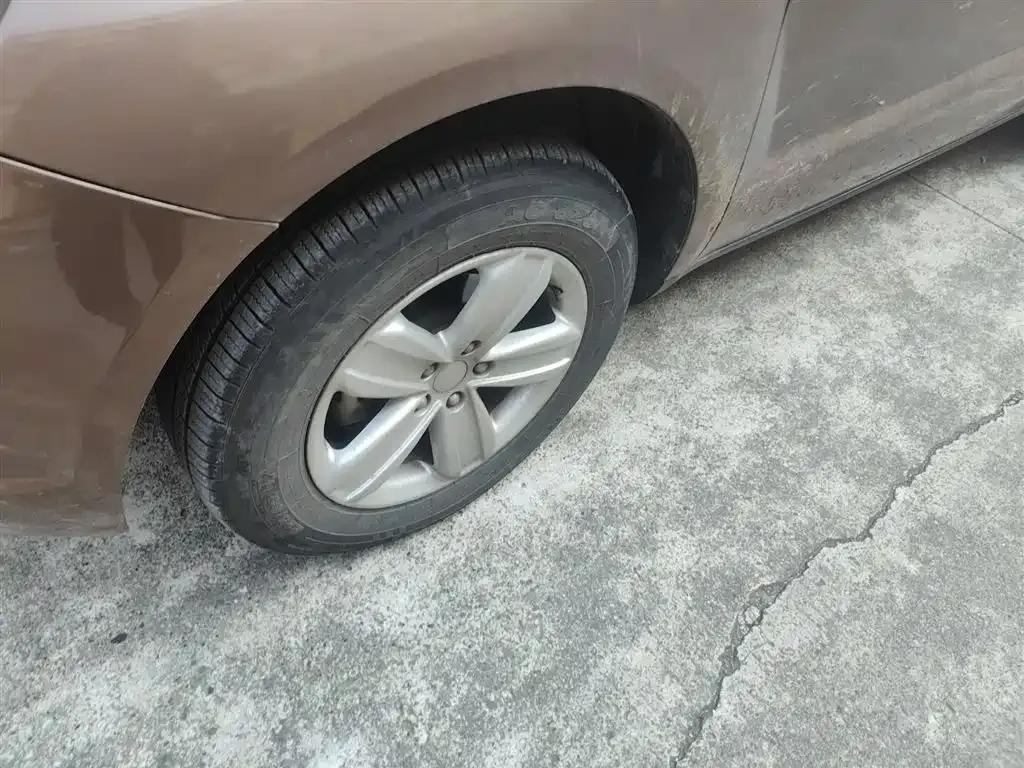 Geely SX7 2013 2.0L Manual Elite — миниатюра 23