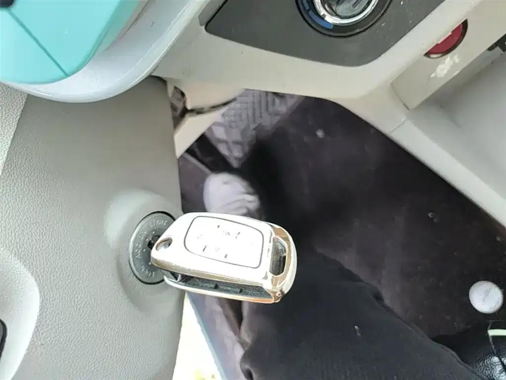 Yizhi EV2 2023 Auspicious Edition 201km Comfort Model — миниатюра 9