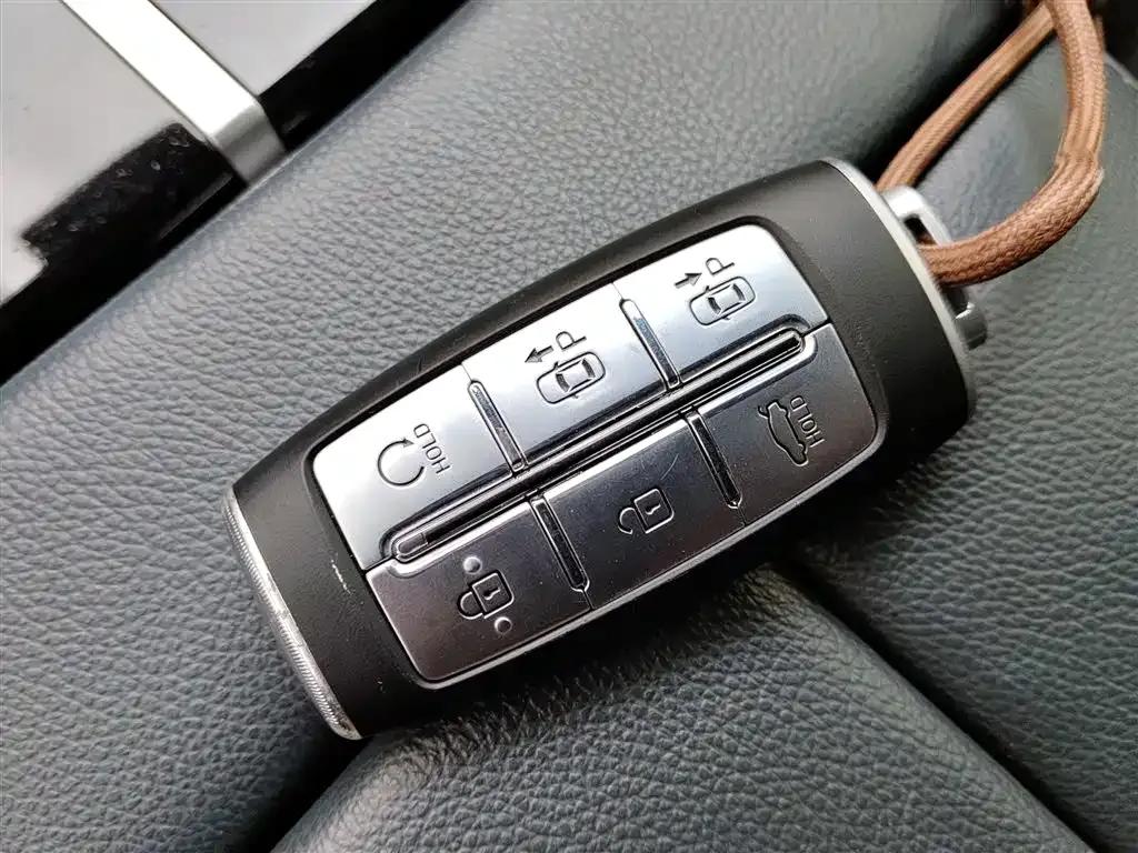 Genesis G80 2023 2.5T Rear-Wheel Drive Luxury Edition — миниатюра 9