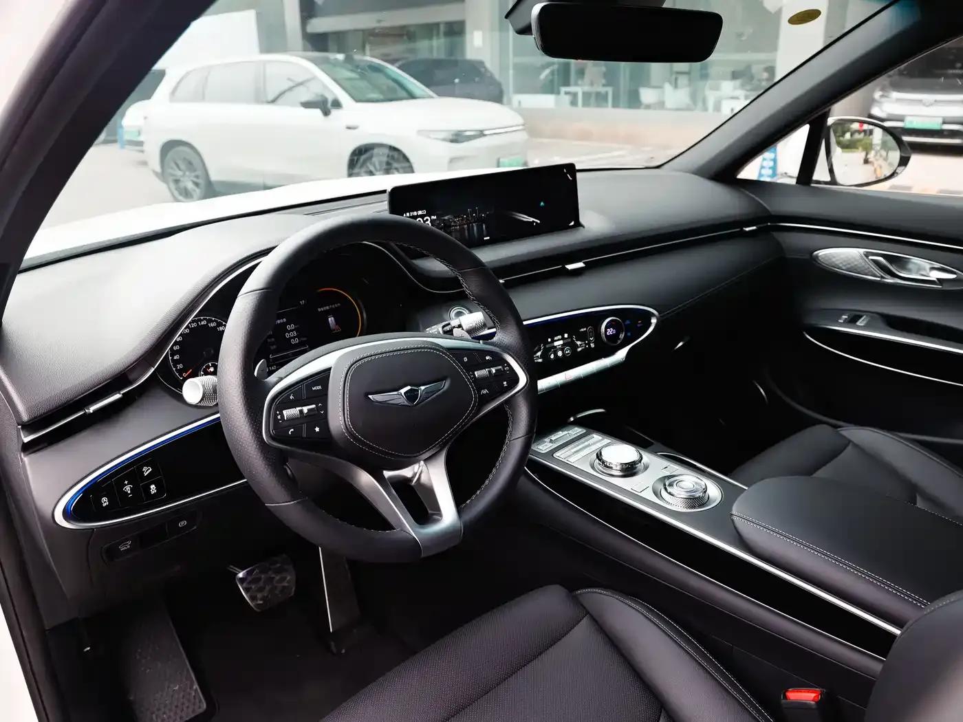 Genesis GV70 2023 2.5T 2WD Luxury Edition — миниатюра 7