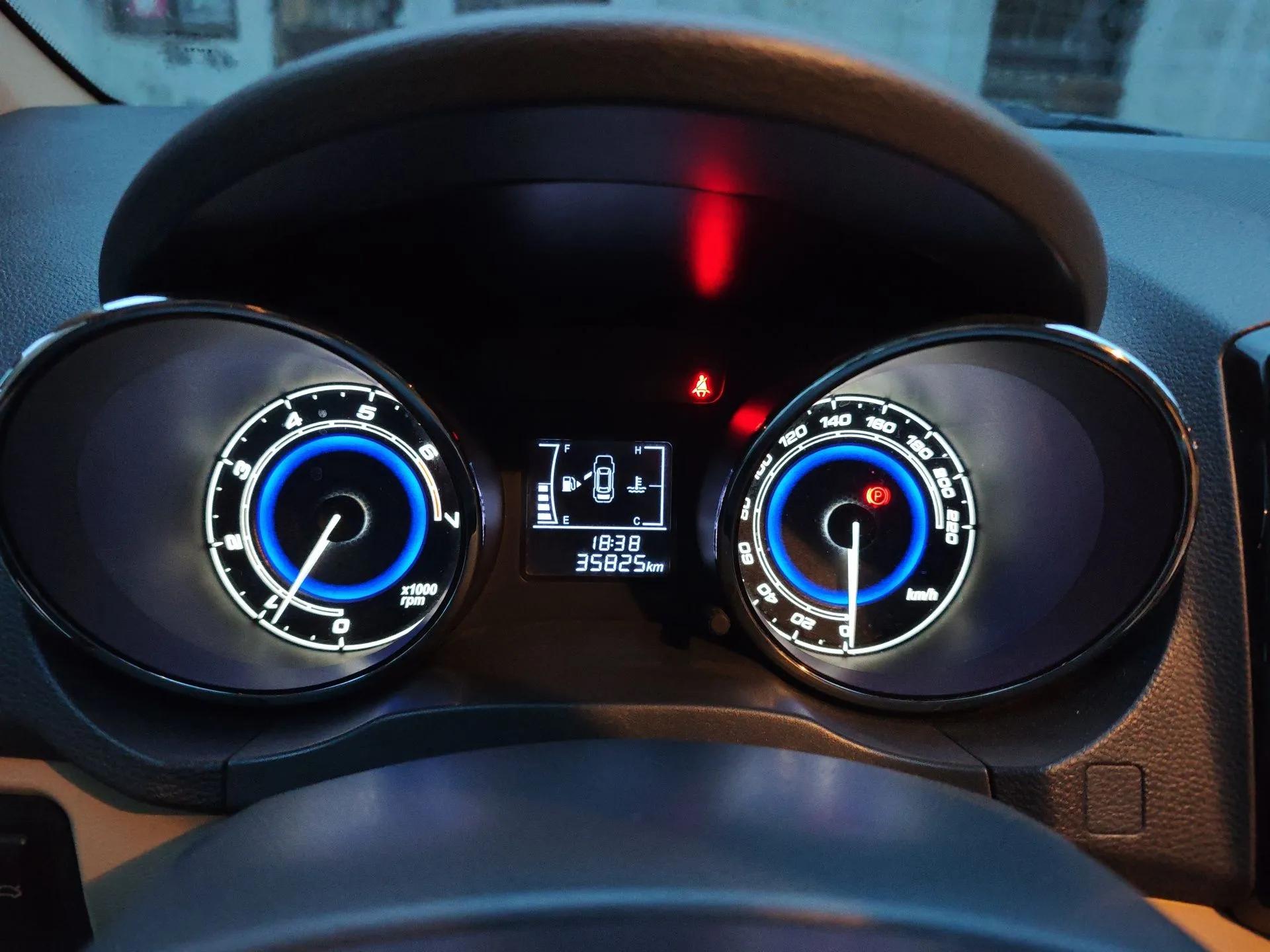 Chery E3 2015 1.5L Manual Fashion Model — миниатюра 12