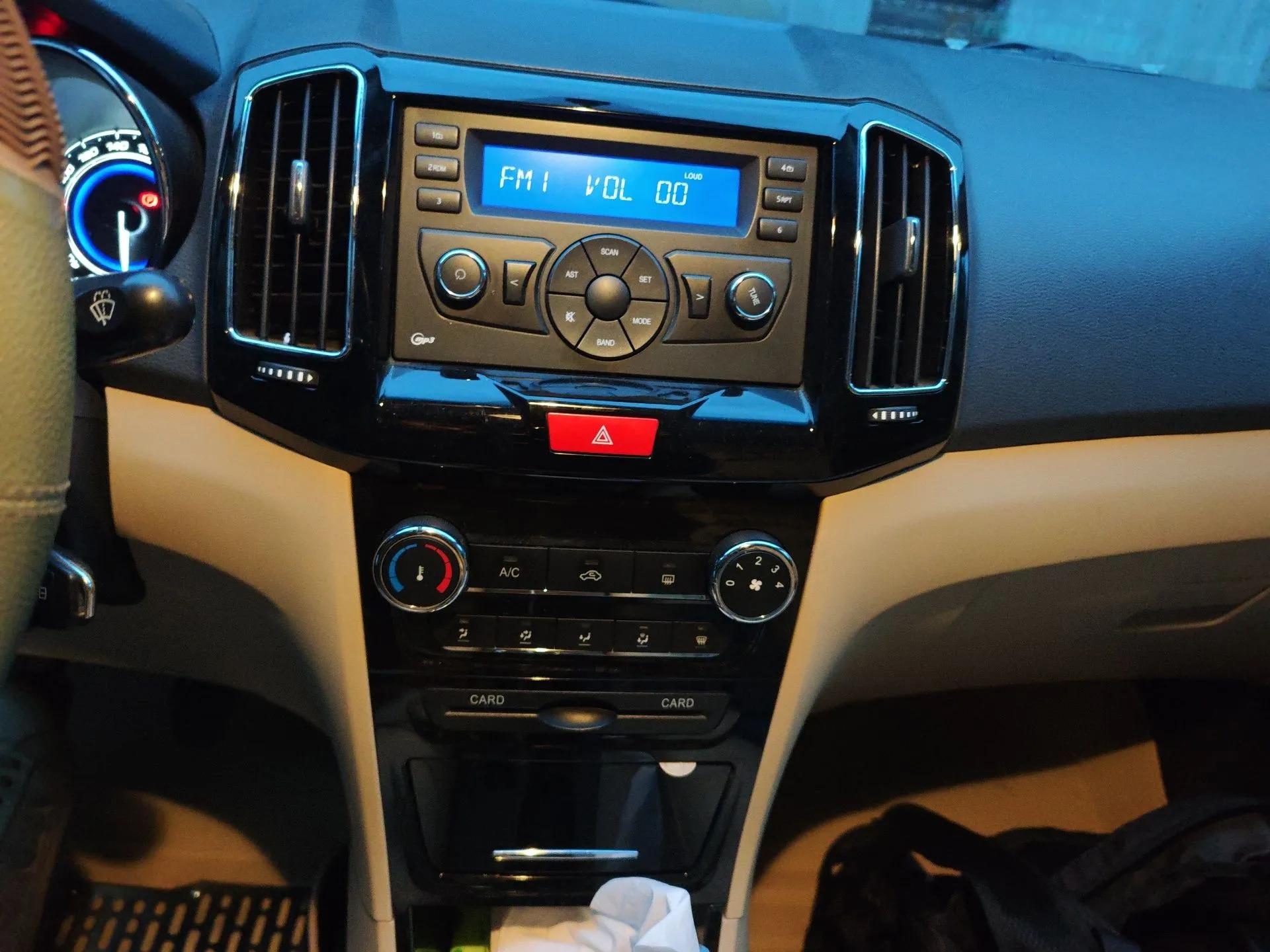 Chery E3 2015 1.5L Manual Fashion Model — миниатюра 14
