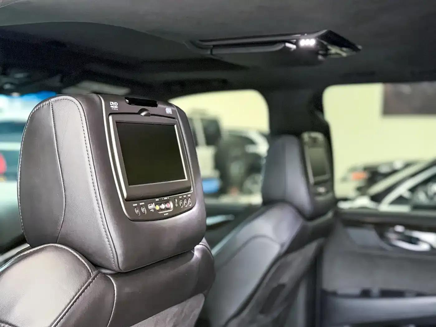 2017 Cadillac Escalade 6.2L ESV Platinum Edition Extended Wheelbase — миниатюра 15