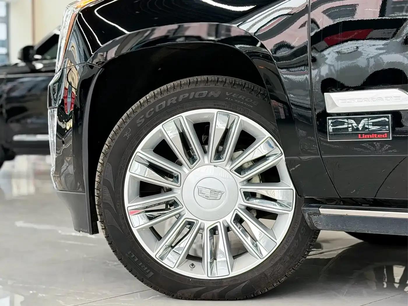 2017 Cadillac Escalade 6.2L ESV Platinum Edition Extended Wheelbase — миниатюра 19