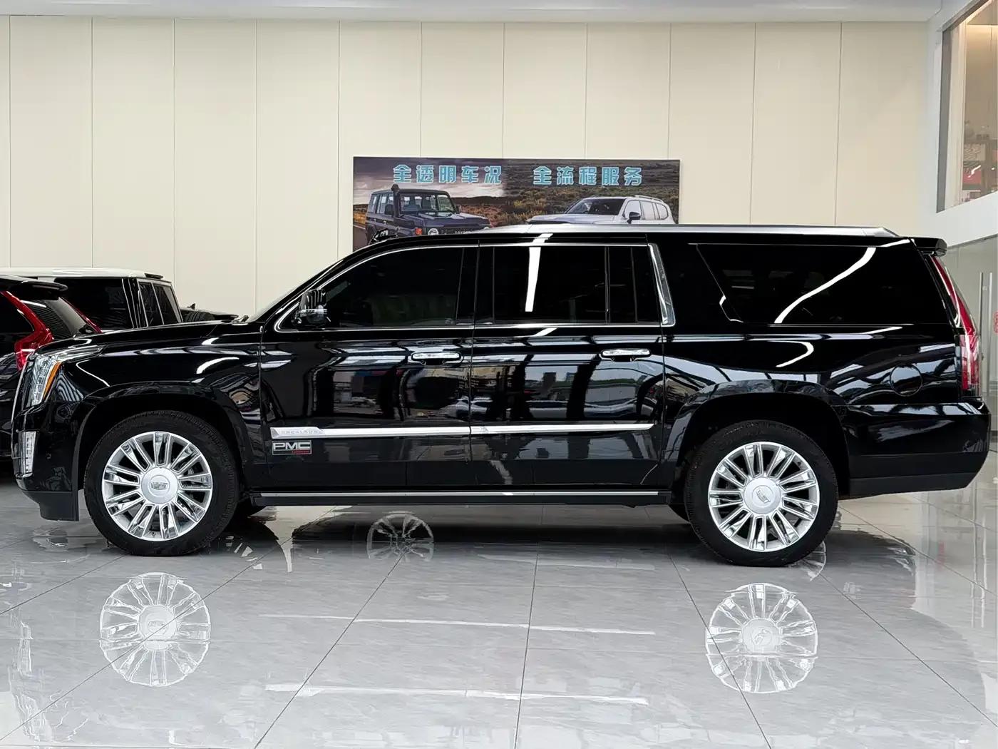 2017 Cadillac Escalade 6.2L ESV Platinum Edition Extended Wheelbase — миниатюра 3