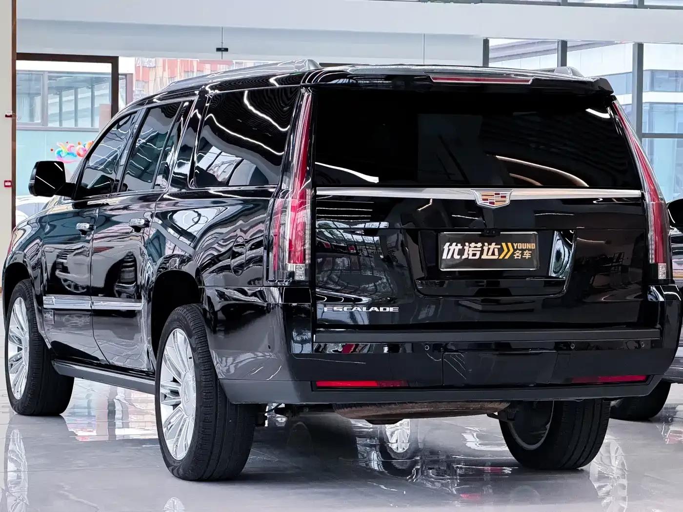 2017 Cadillac Escalade 6.2L ESV Platinum Edition Extended Wheelbase — миниатюра 5