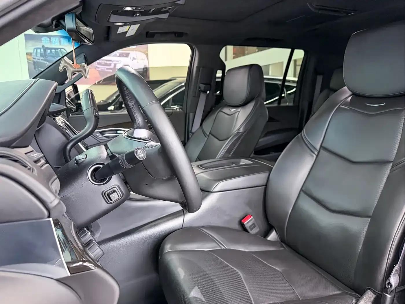 2017 Cadillac Escalade 6.2L ESV Platinum Edition Extended Wheelbase — миниатюра 8