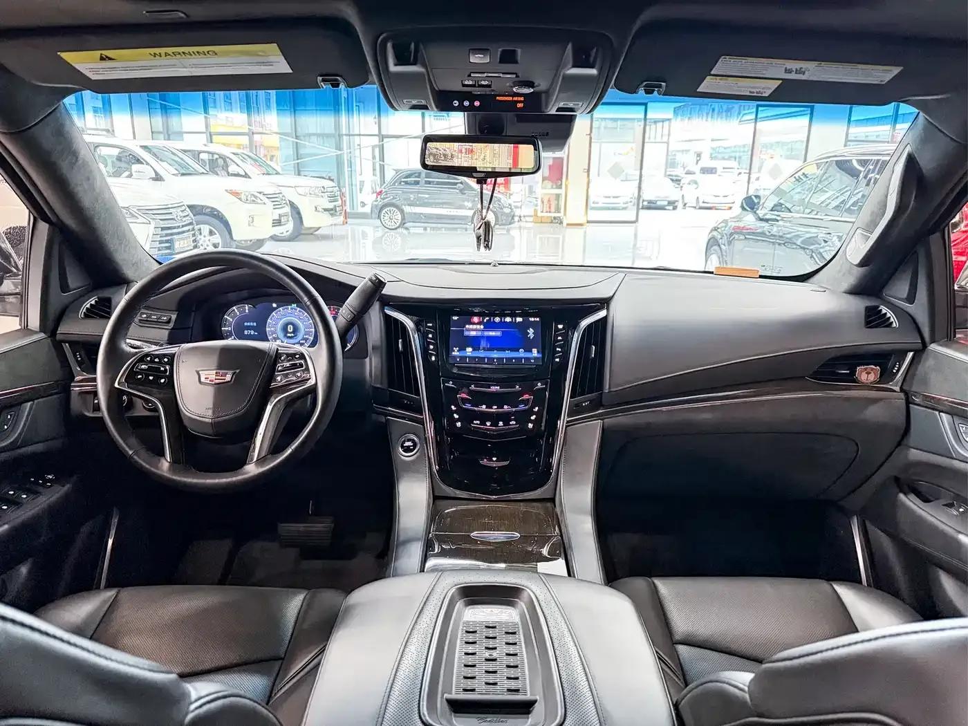 2017 Cadillac Escalade 6.2L ESV Platinum Edition Extended Wheelbase — миниатюра 9