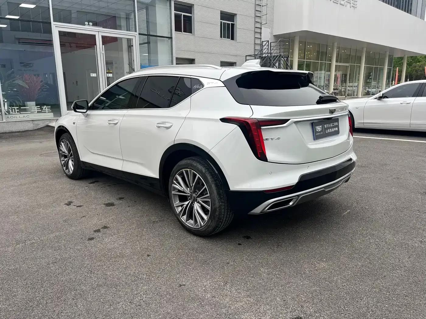 2023 Cadillac GT4 25T Luxury — миниатюра 12