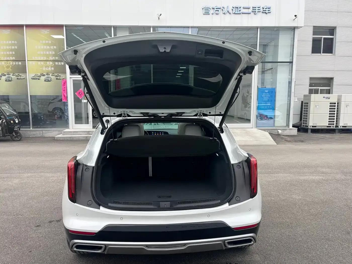 2023 Cadillac GT4 25T Luxury — миниатюра 15