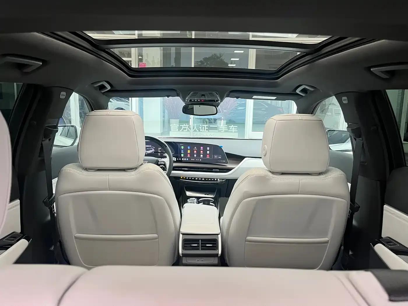 2023 Cadillac GT4 25T Luxury — миниатюра 16