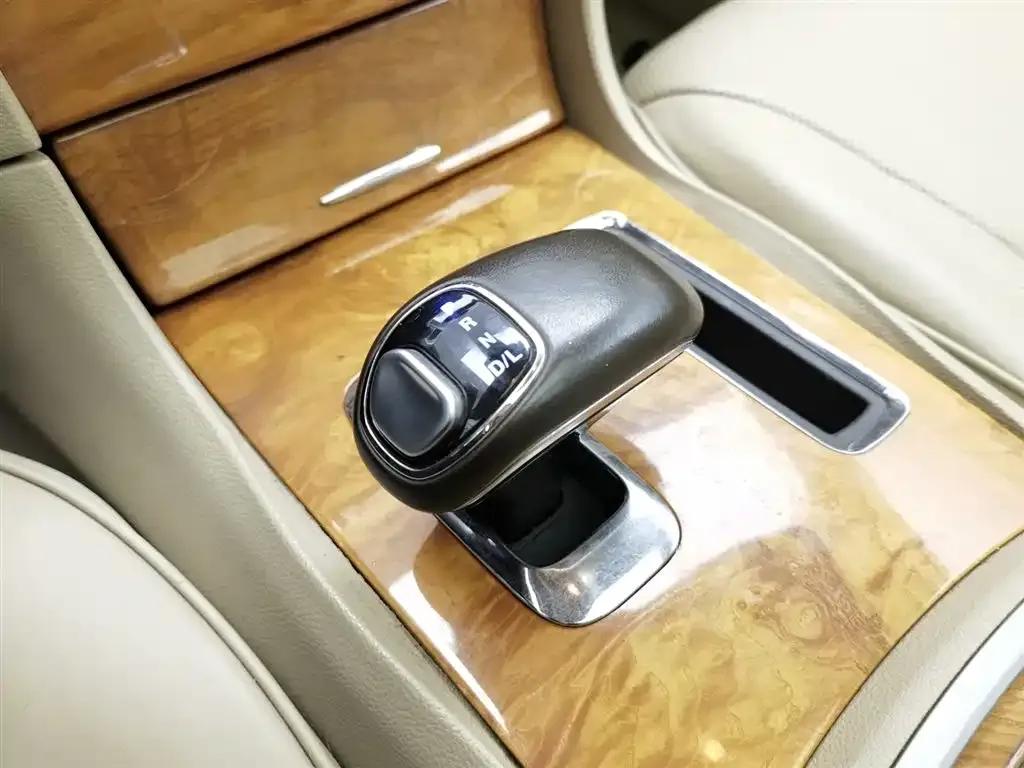 Chrysler 300C (Imported) 2013 3.6L Premium Edition — миниатюра 13