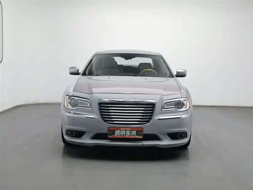 Chrysler 300C (Imported) 2013 3.6L Premium Edition — миниатюра 3