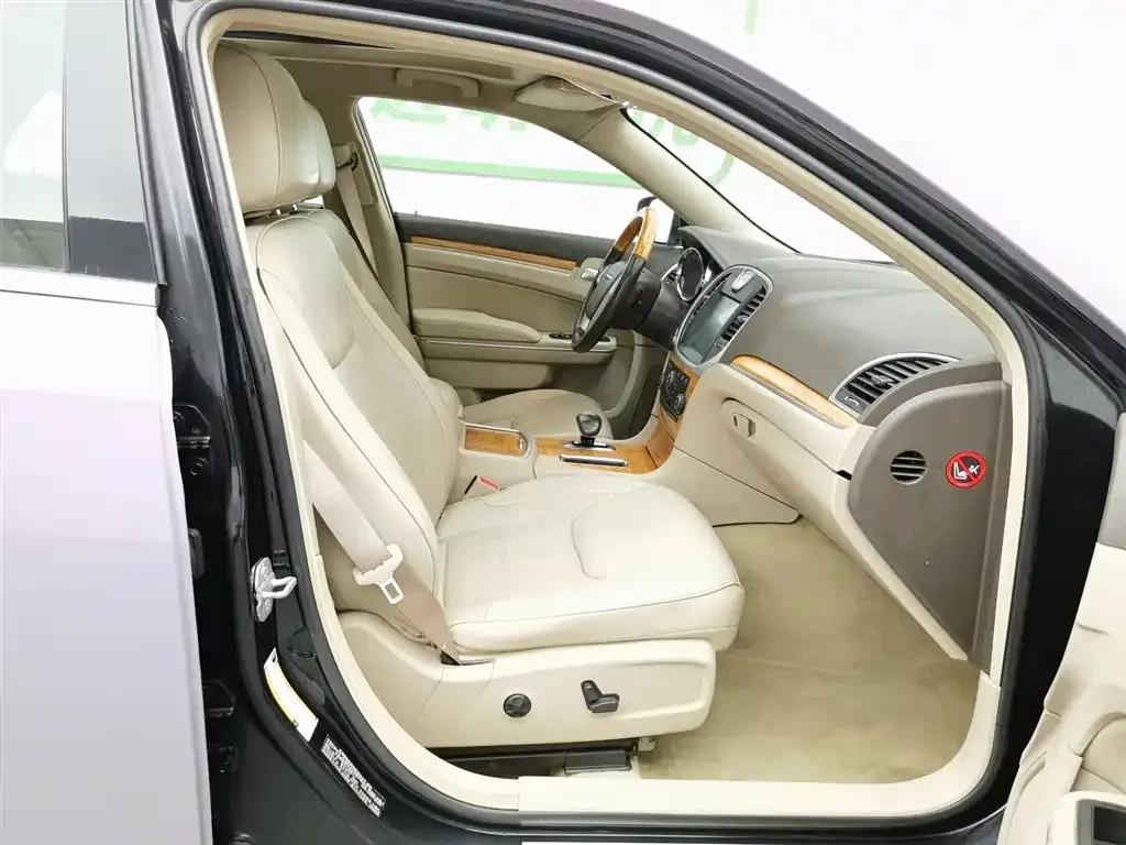 Chrysler 300C (Imported) 2013 3.6L Premium Edition — миниатюра 23