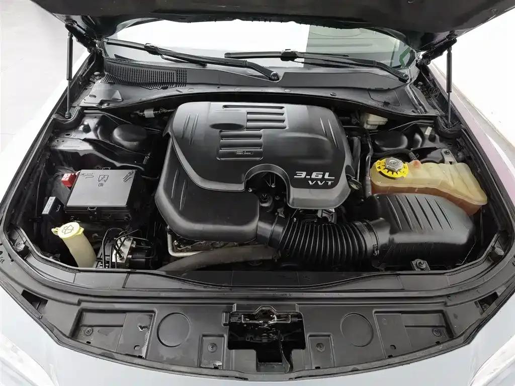 Chrysler 300C (Imported) 2013 3.6L Premium Edition — миниатюра 6