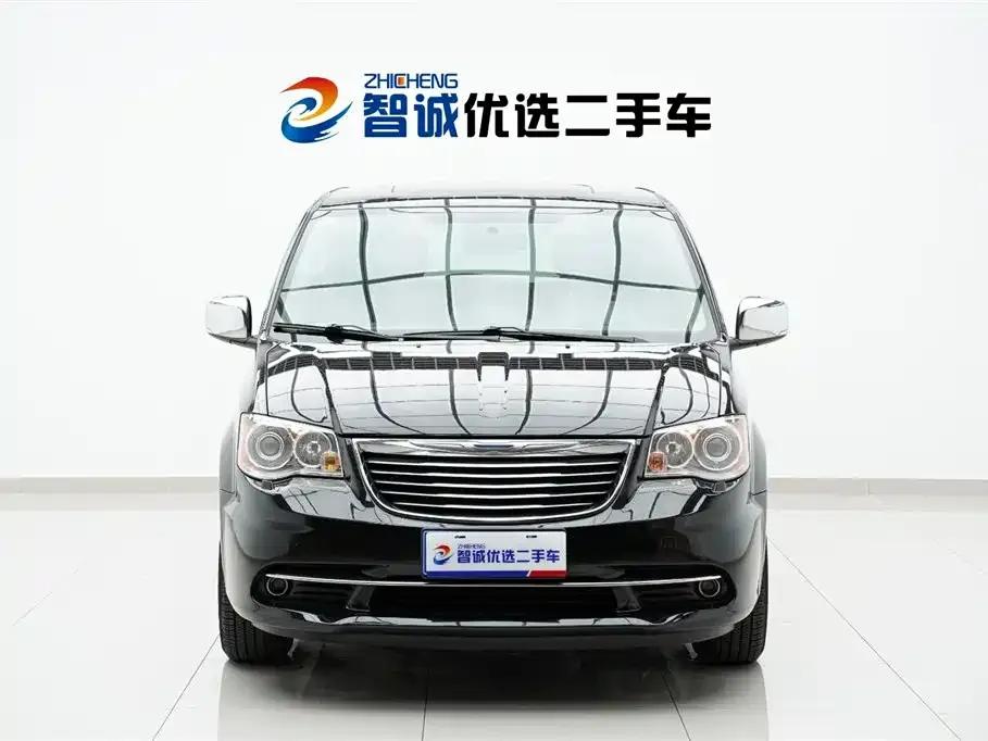 2013 Imported Grand Voyager 3.6L Luxury Edition — миниатюра 2