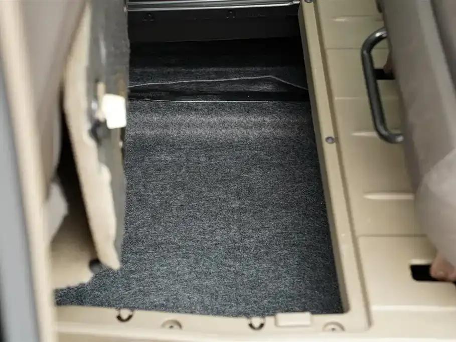 2013 Imported Grand Voyager 3.6L Luxury Edition — миниатюра 15