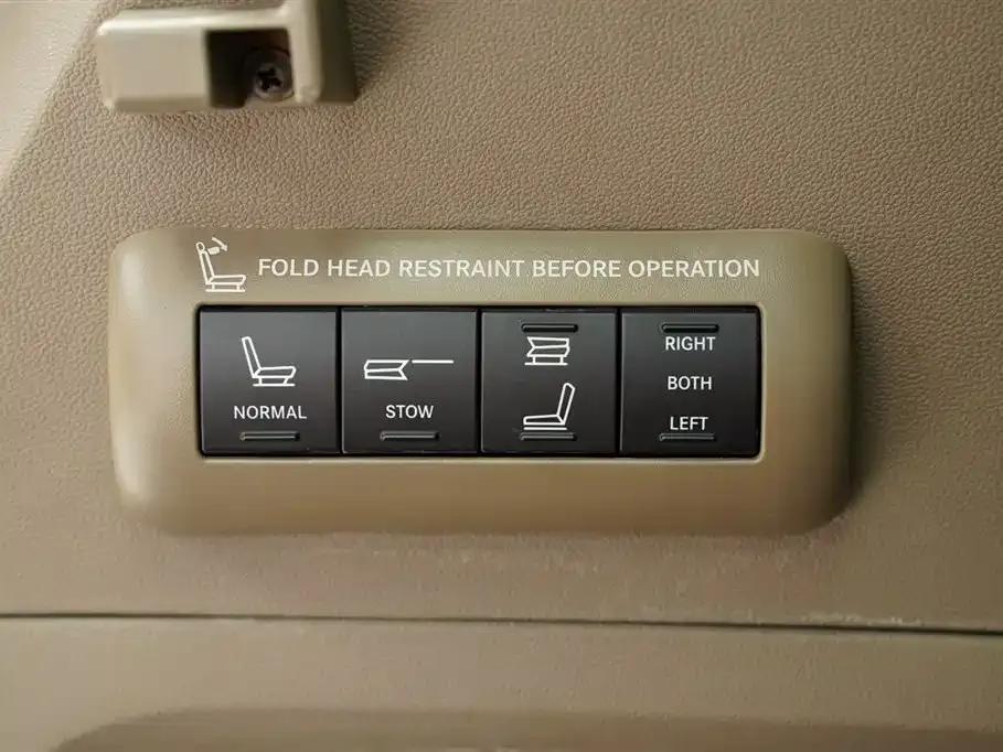 2013 Imported Grand Voyager 3.6L Luxury Edition — миниатюра 22