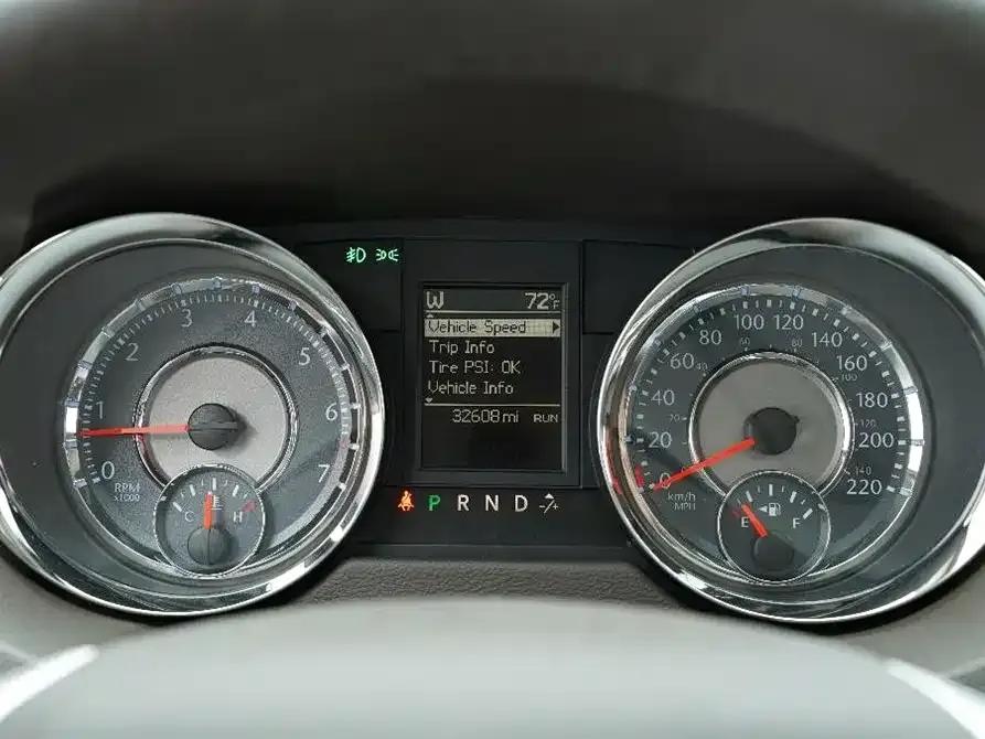 2013 Imported Grand Voyager 3.6L Luxury Edition — миниатюра 33